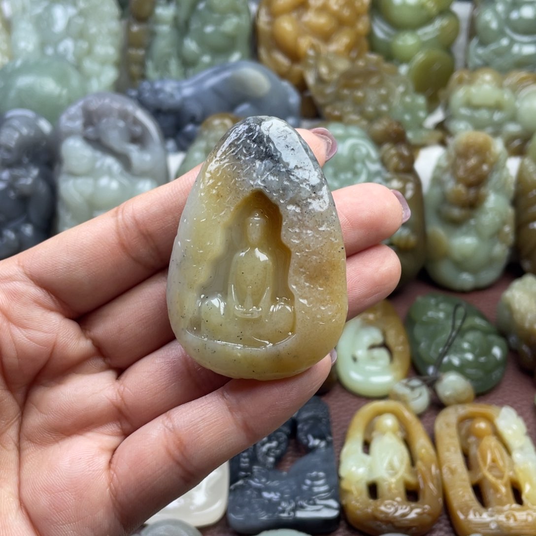 和田玉未镶嵌颈饰