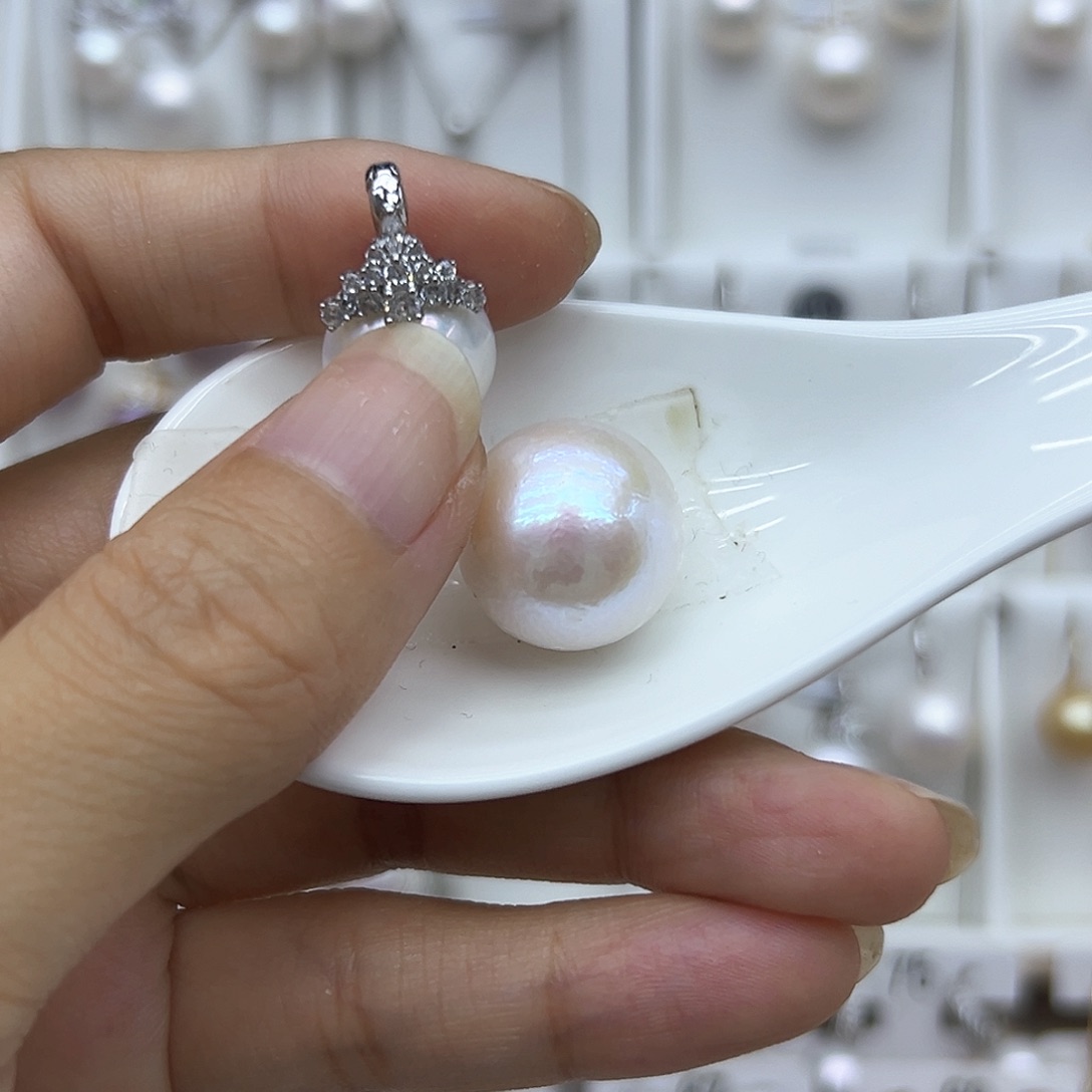 银S925镶嵌淡水珍珠耳饰心***?