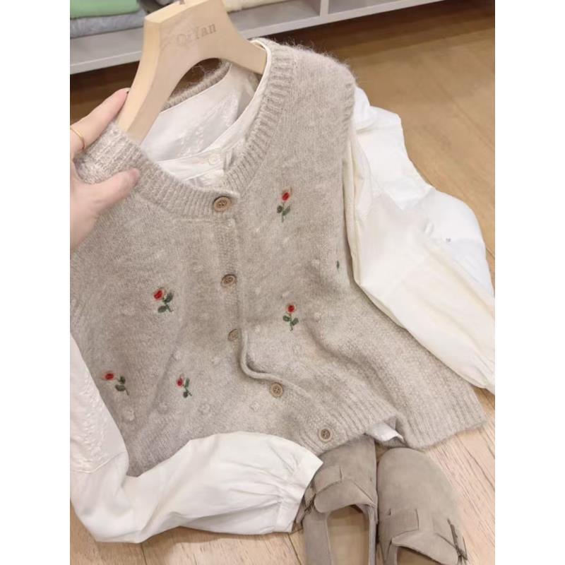 七言家巨好看！ins穿搭#麦色向日葵刺绣鼓包开衫马甲