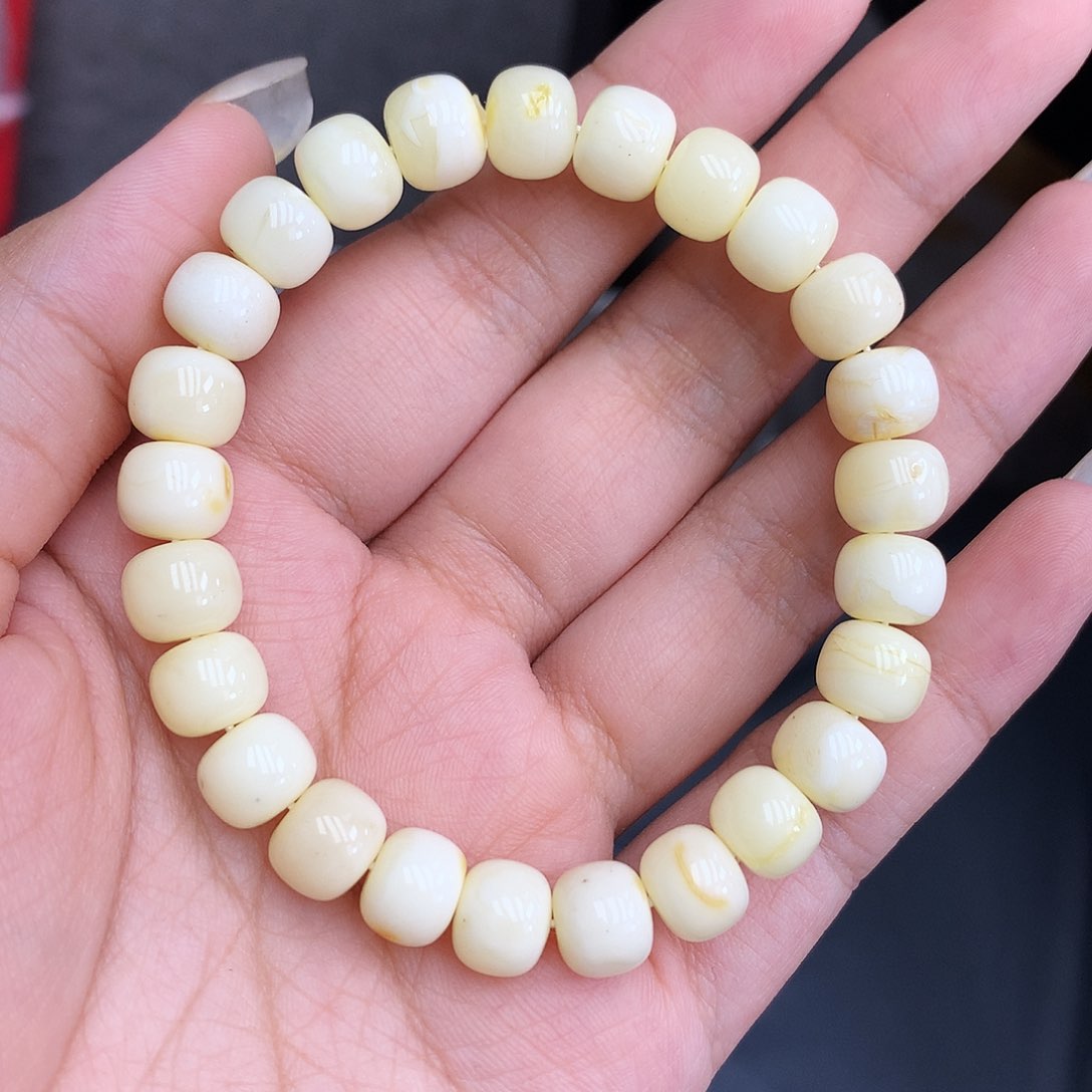 未镶嵌琥珀珠宝奇石