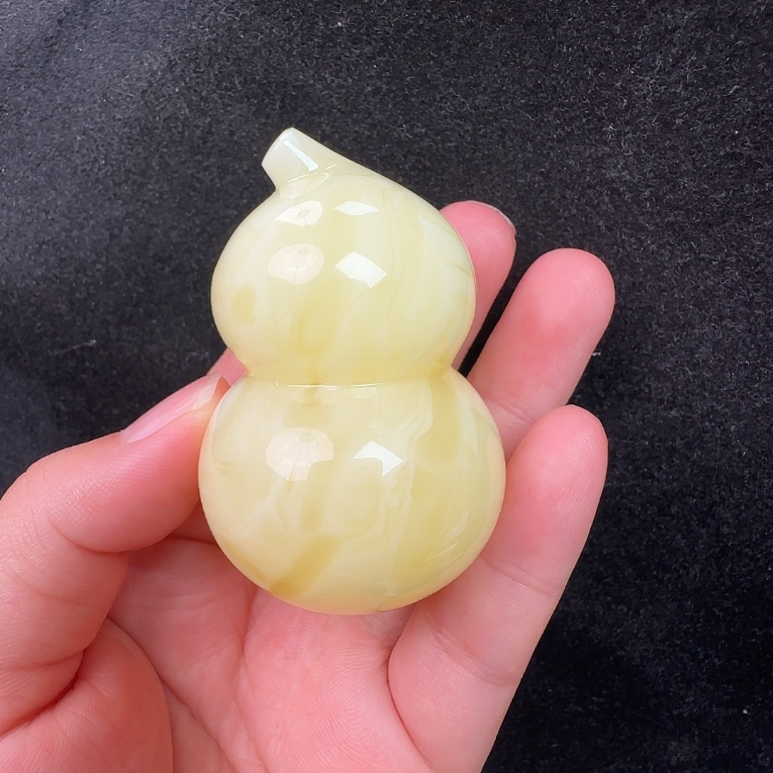 蜜蜡未镶嵌珠宝奇石