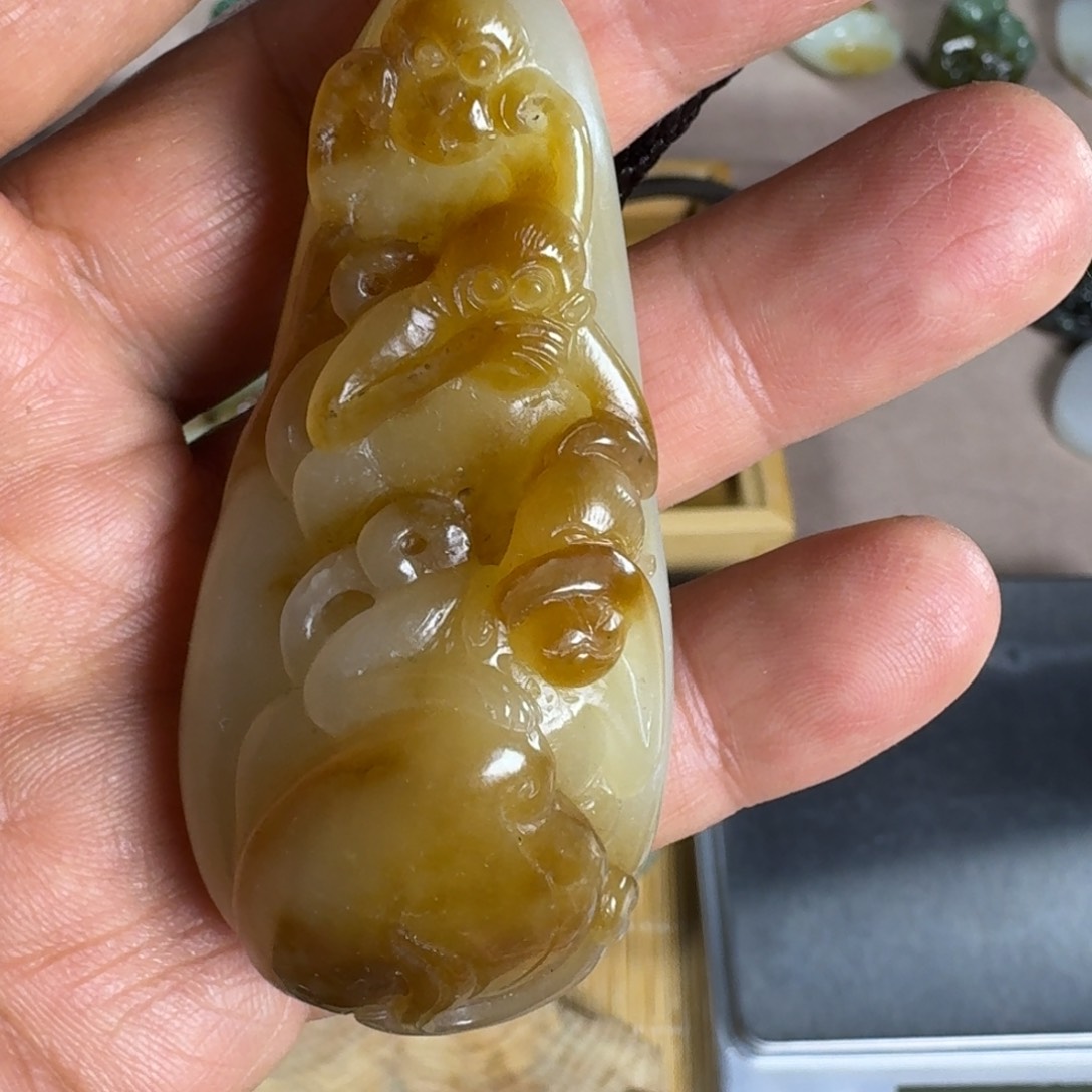 和田玉颈饰未镶嵌