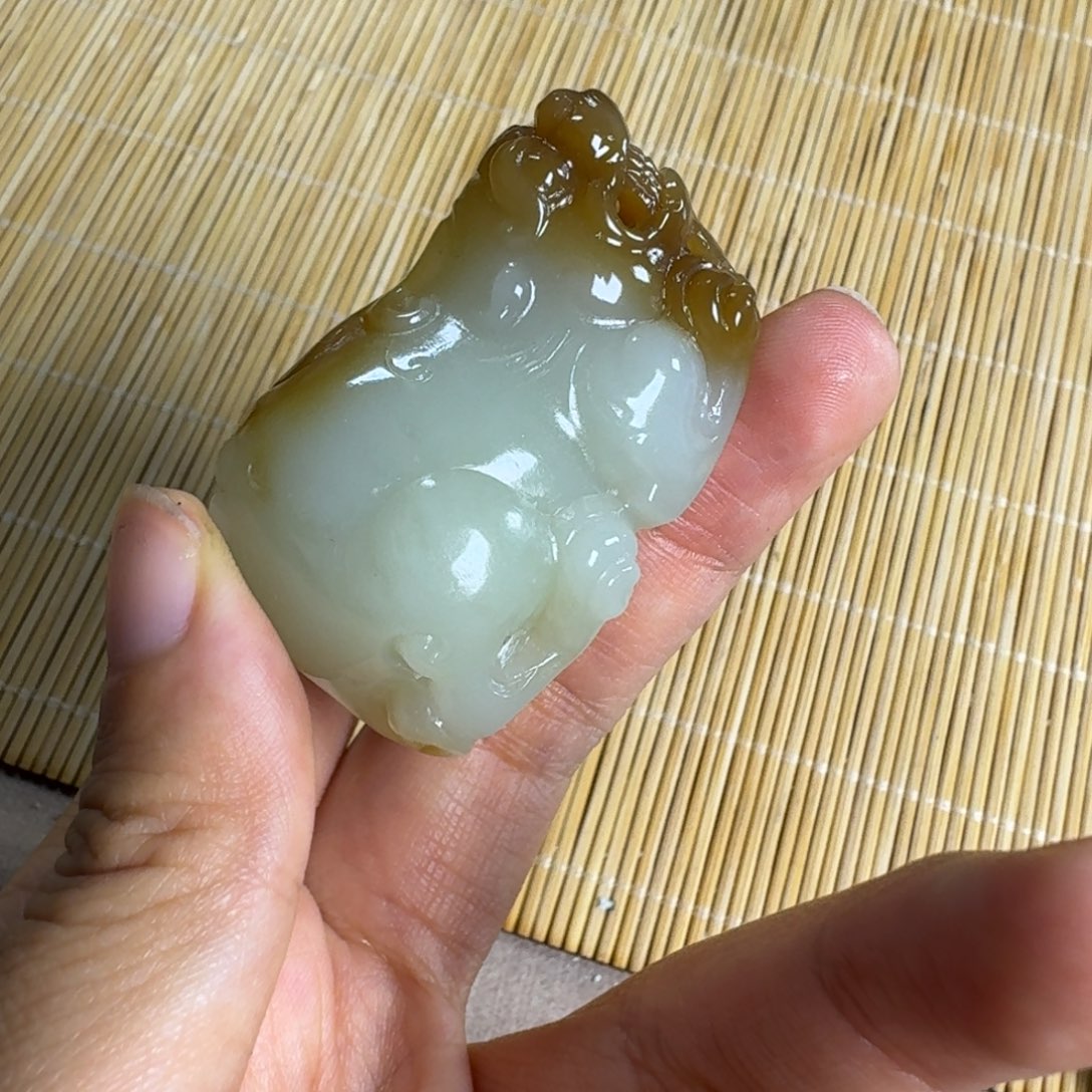 和田玉（糖玉）颈饰未镶嵌