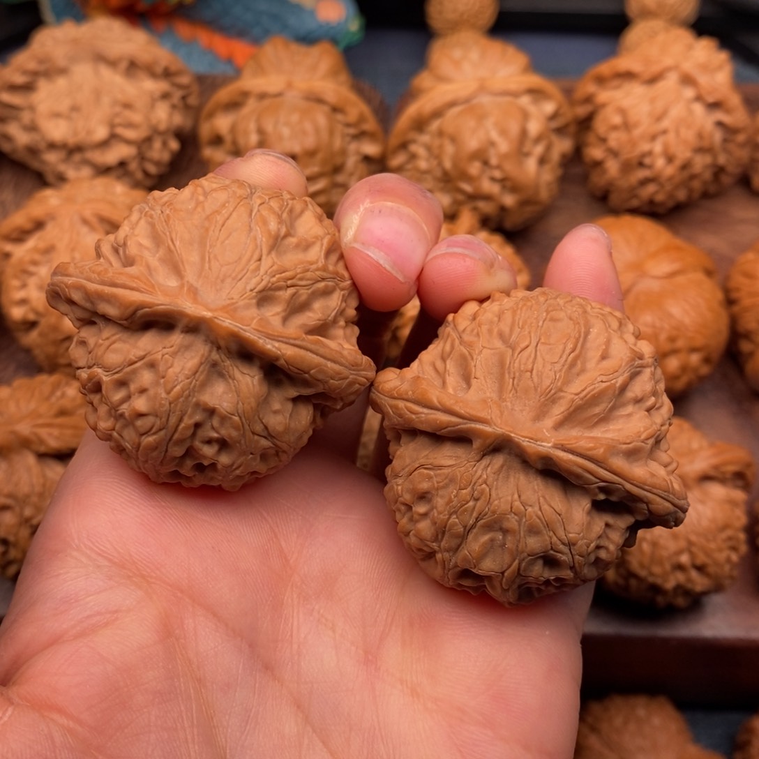 文玩核桃把件42.5全品，肉包子宫灯