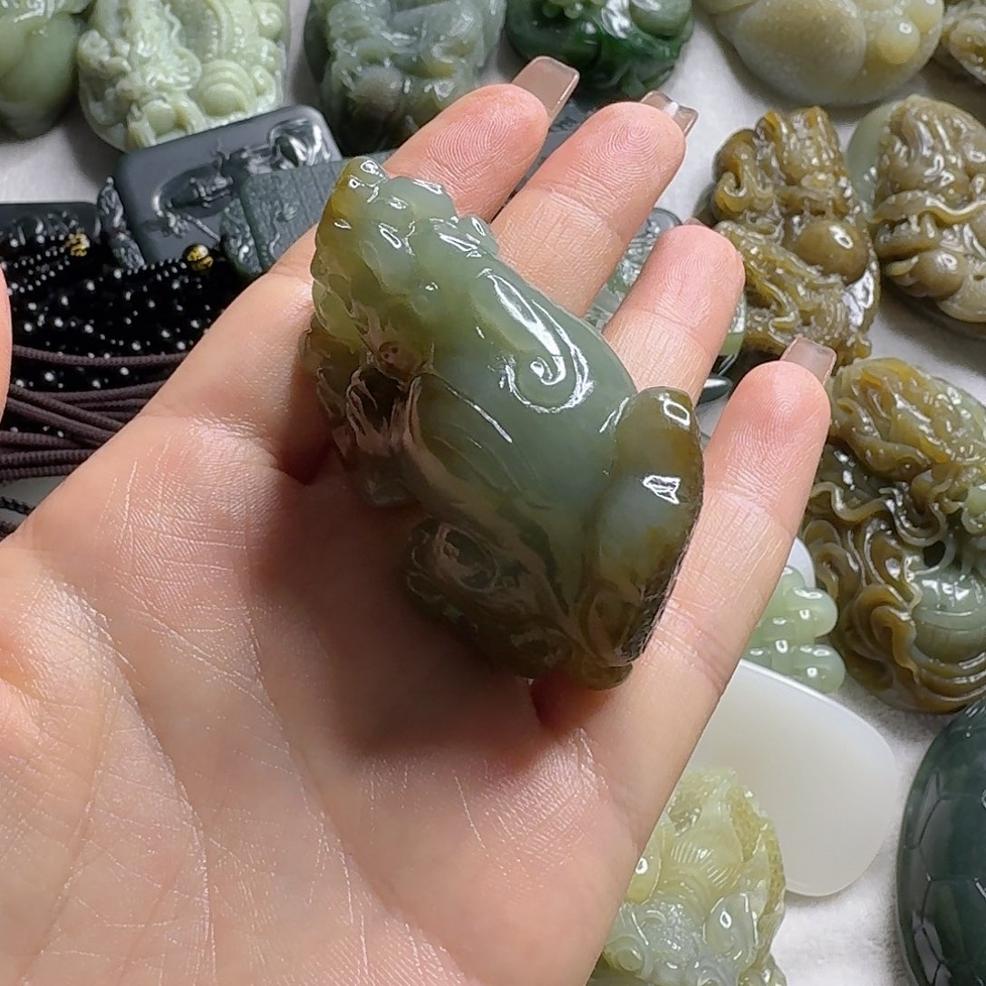 颈饰未镶嵌和田玉