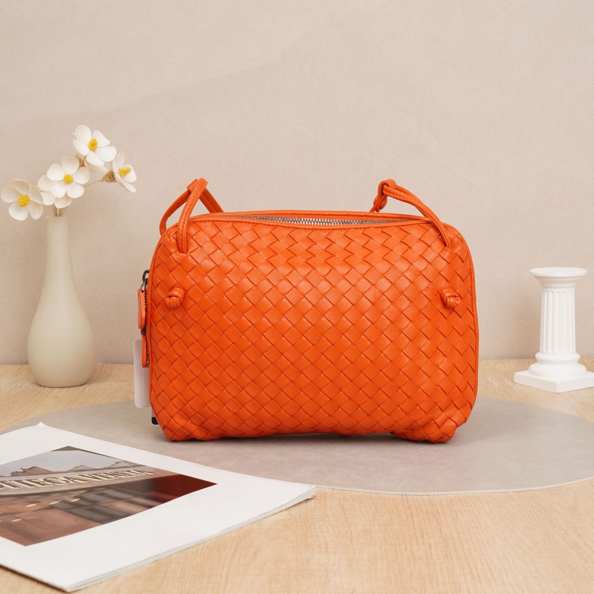 95新 BOTTEGA VENETA/葆蝶家 Bv编织斜挎包橙色羊皮/DS028003