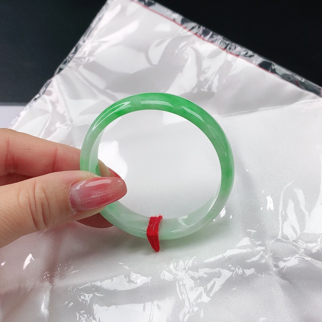 翡翠手镯未镶嵌翡翠059