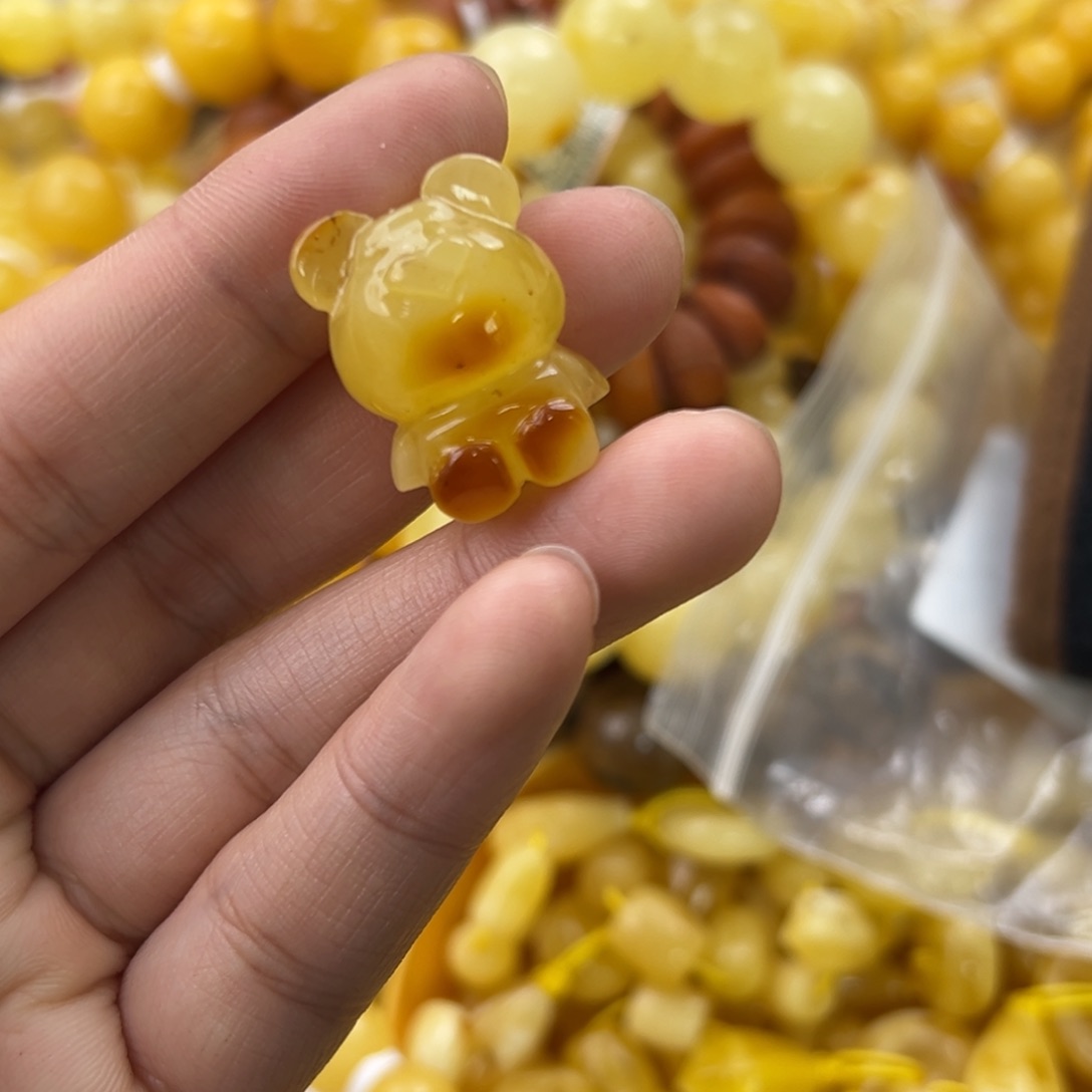 琥珀珠宝奇石未镶嵌