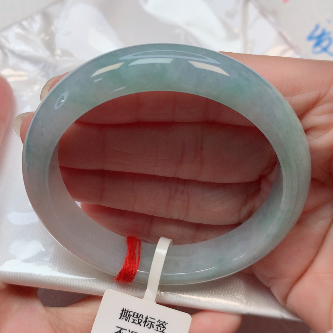 翡翠手镯未镶嵌57圈