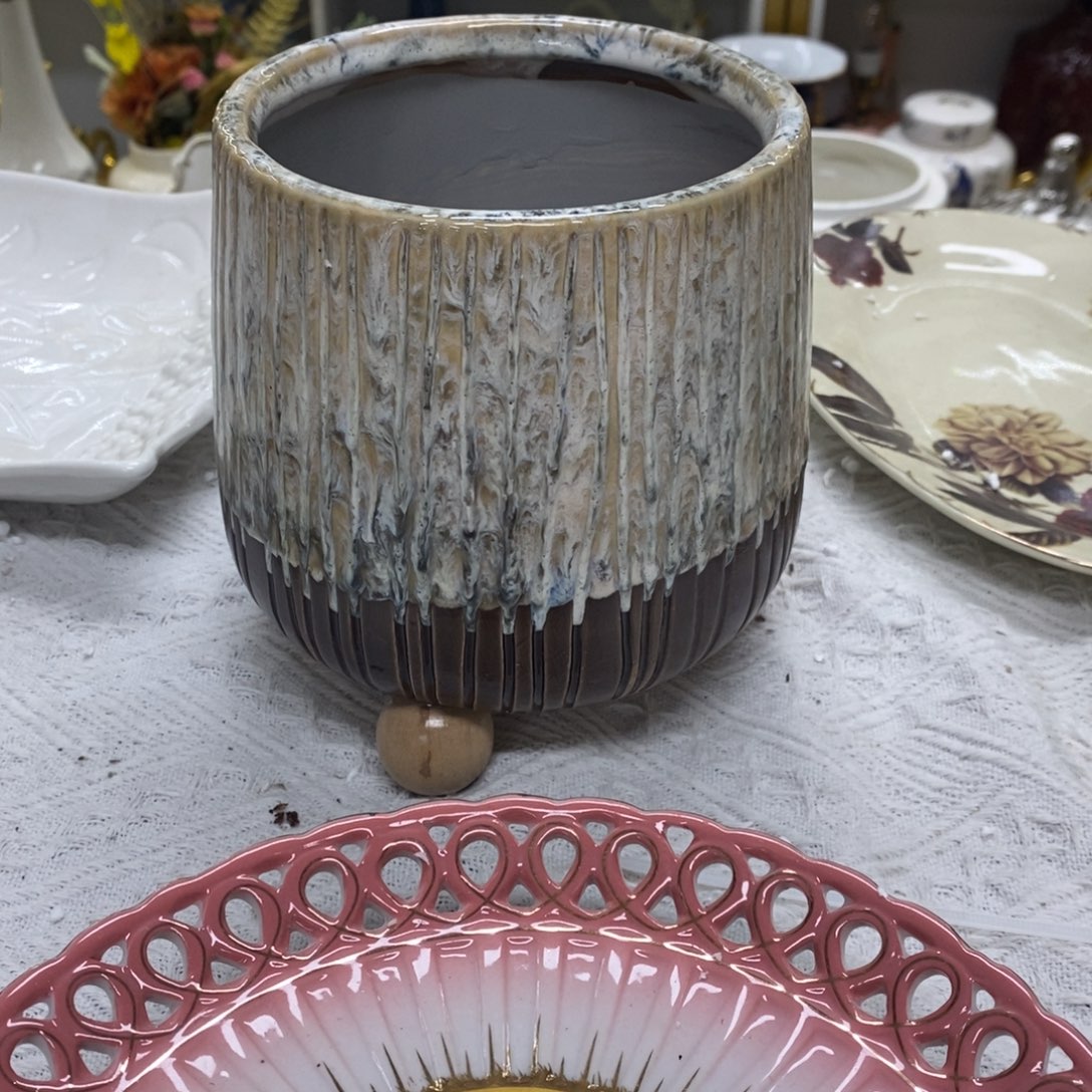 摆件陶瓷材料花瓶摆件