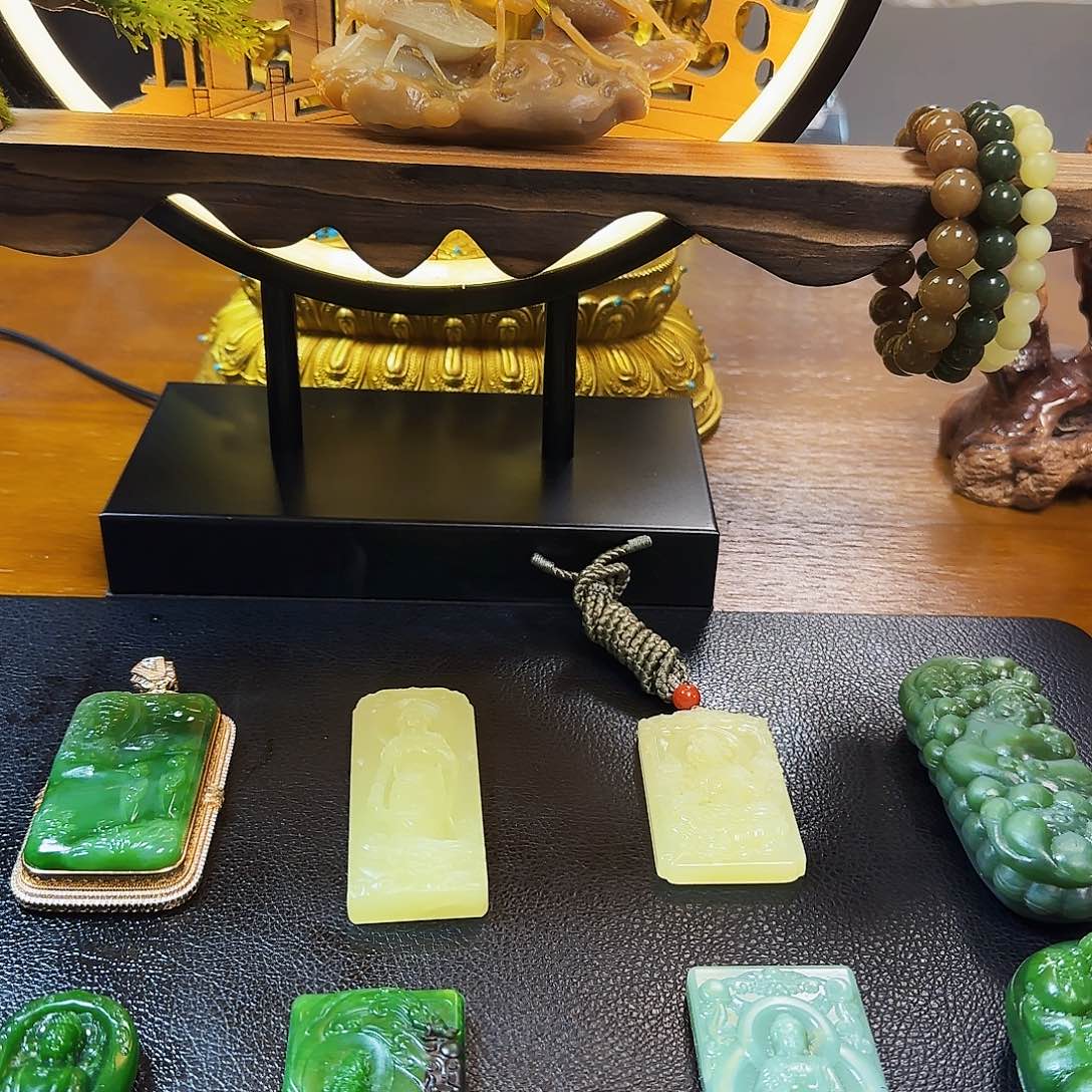 未镶嵌和田玉（碧玉）挂件