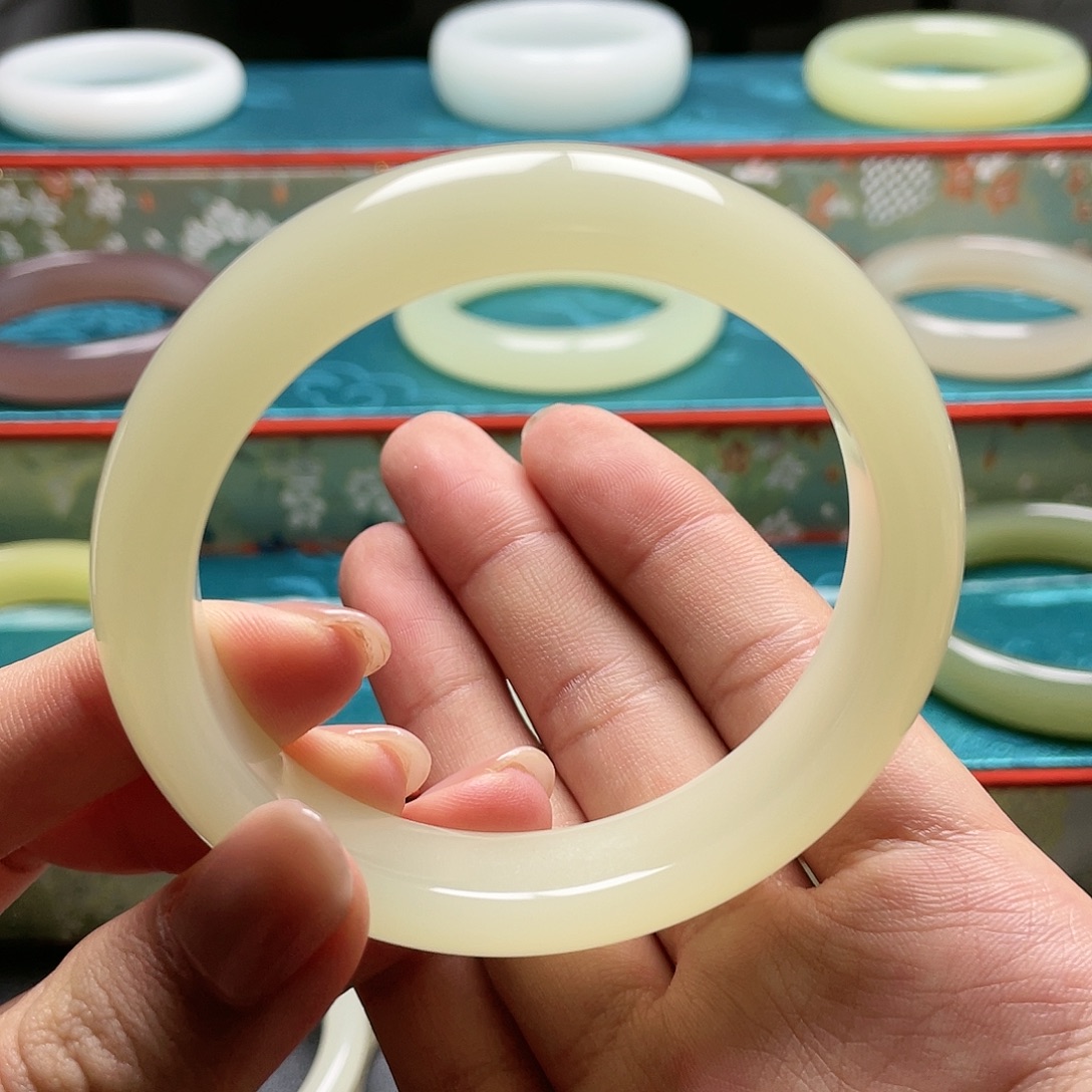 我****60+正圈蜂蜜水手镯