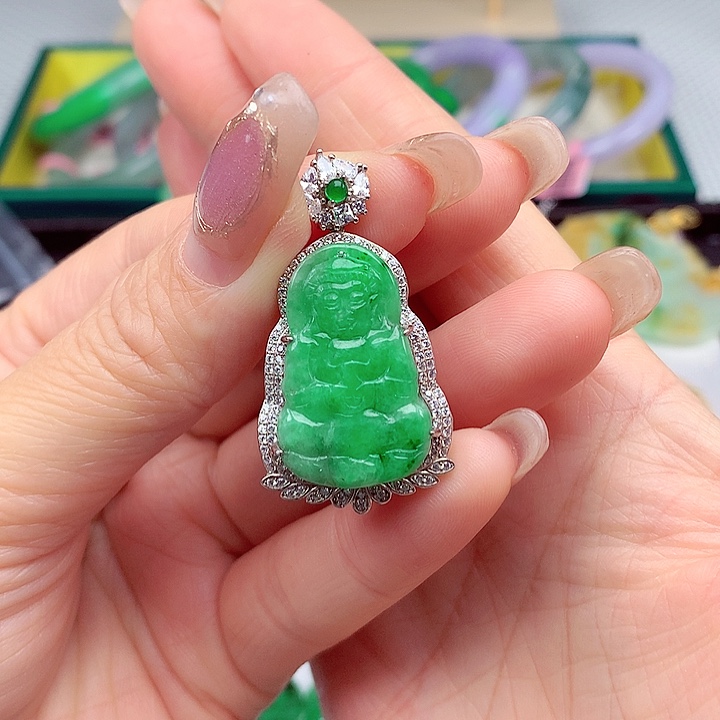 翡翠颈饰银S925镶嵌翡翠
