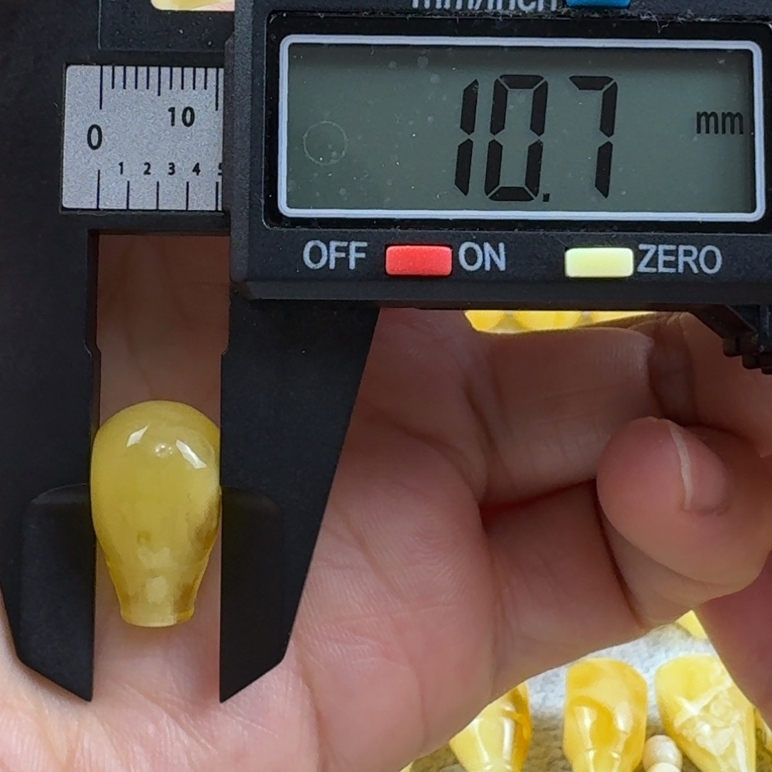 蜜蜡未镶嵌裸石25杂