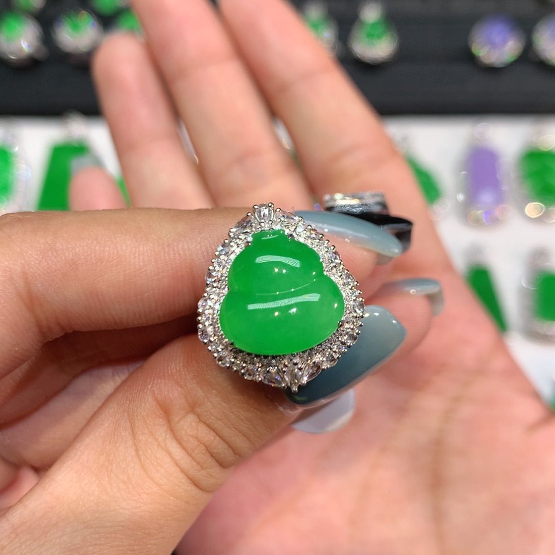 7***6翡翠18K金镶嵌吊坠(不含链)