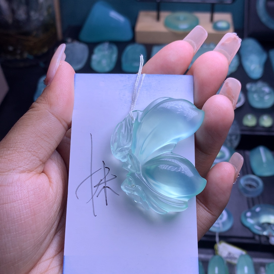 蛇纹石玉吊坠未镶嵌小*糕