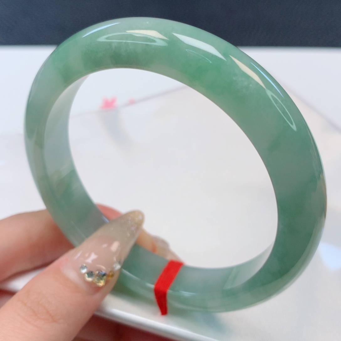 【闪购商品】翡翠手镯未镶嵌60+圈