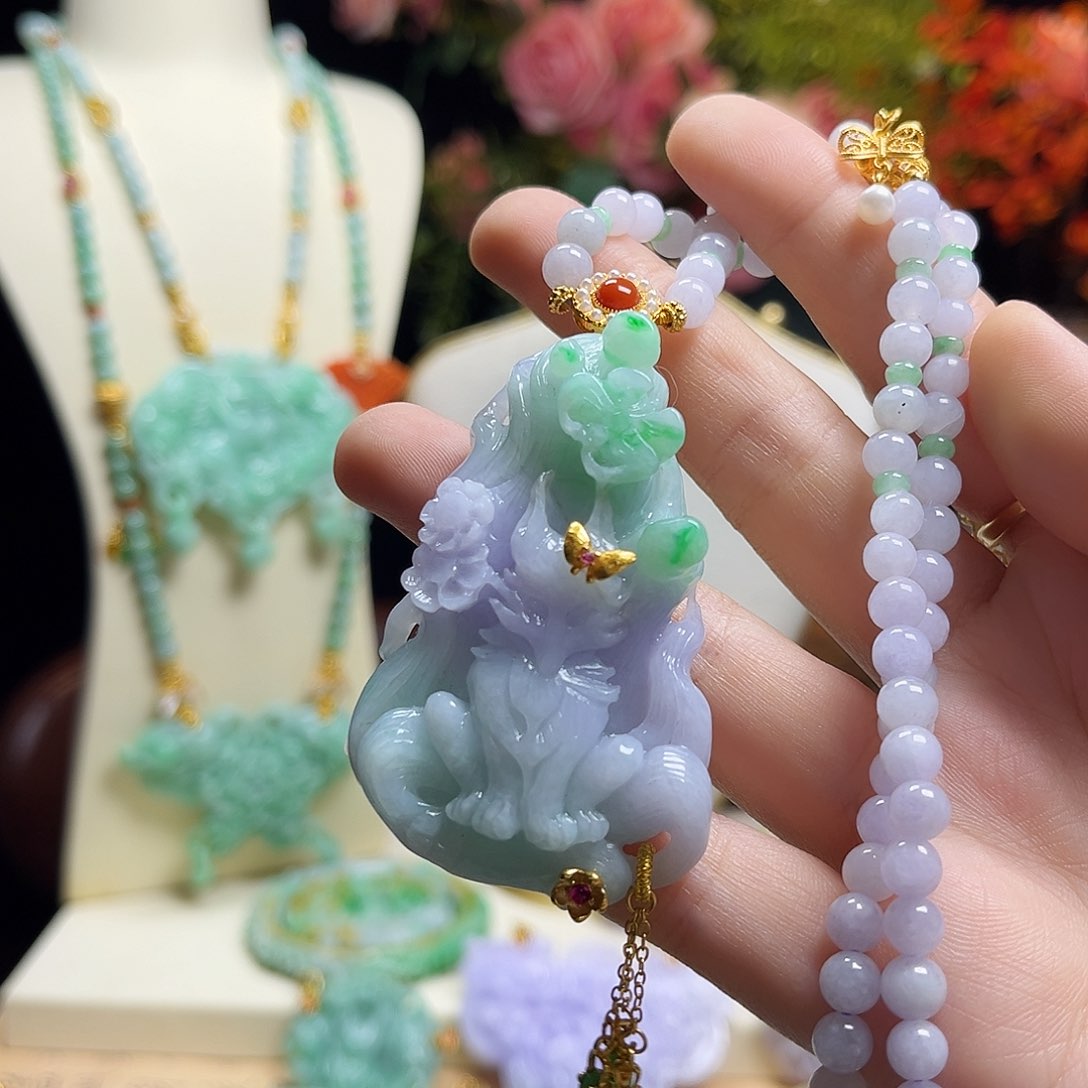 翡翠颈饰未镶嵌九尾