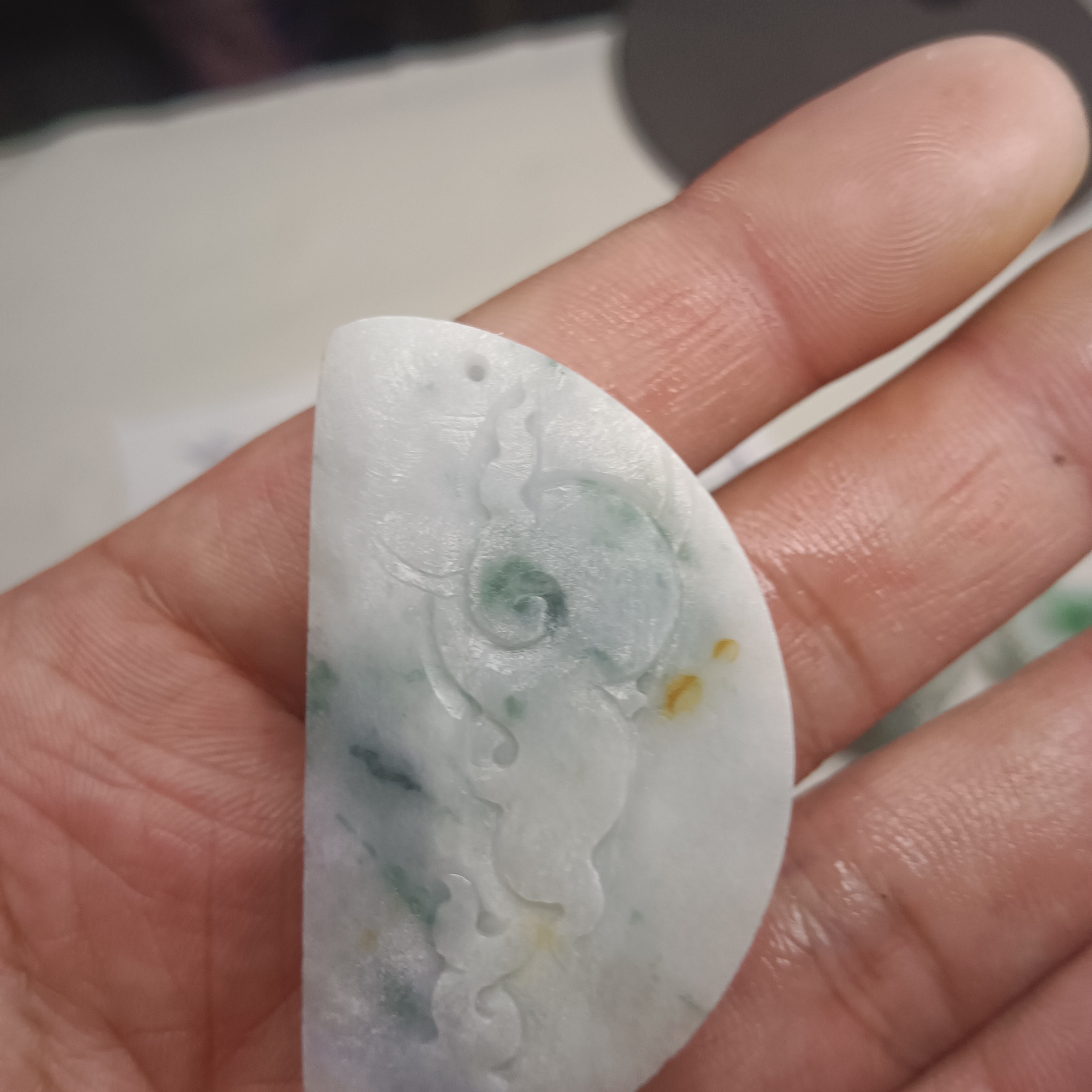 A货翡翠龙鱼紫带飘花