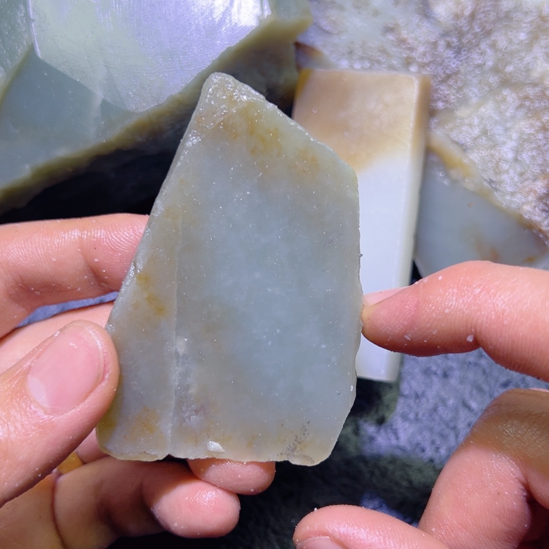 和田玉未镶嵌珠宝半成品