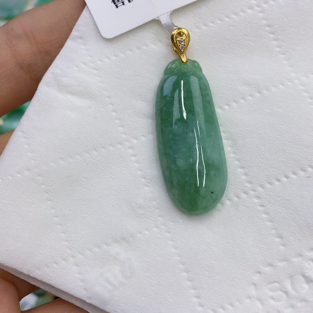 翡翠未镶嵌颈饰翡翠