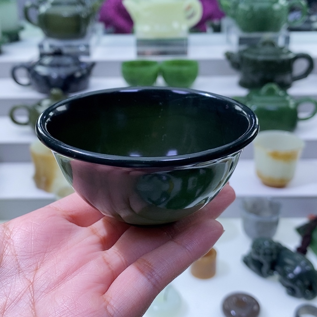 江***海和田玉未镶嵌挂件杯子