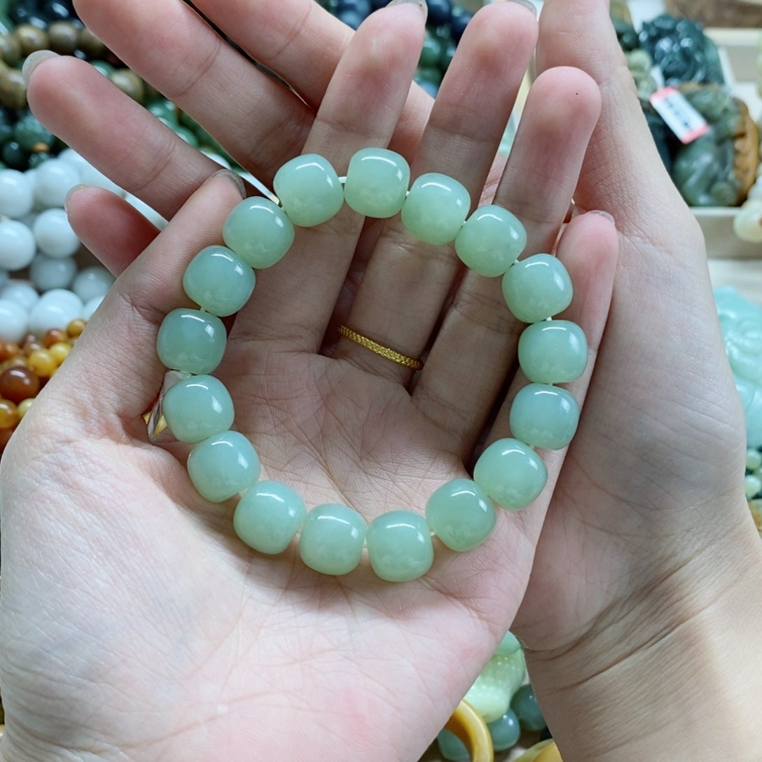 透闪石质玉手串未镶嵌