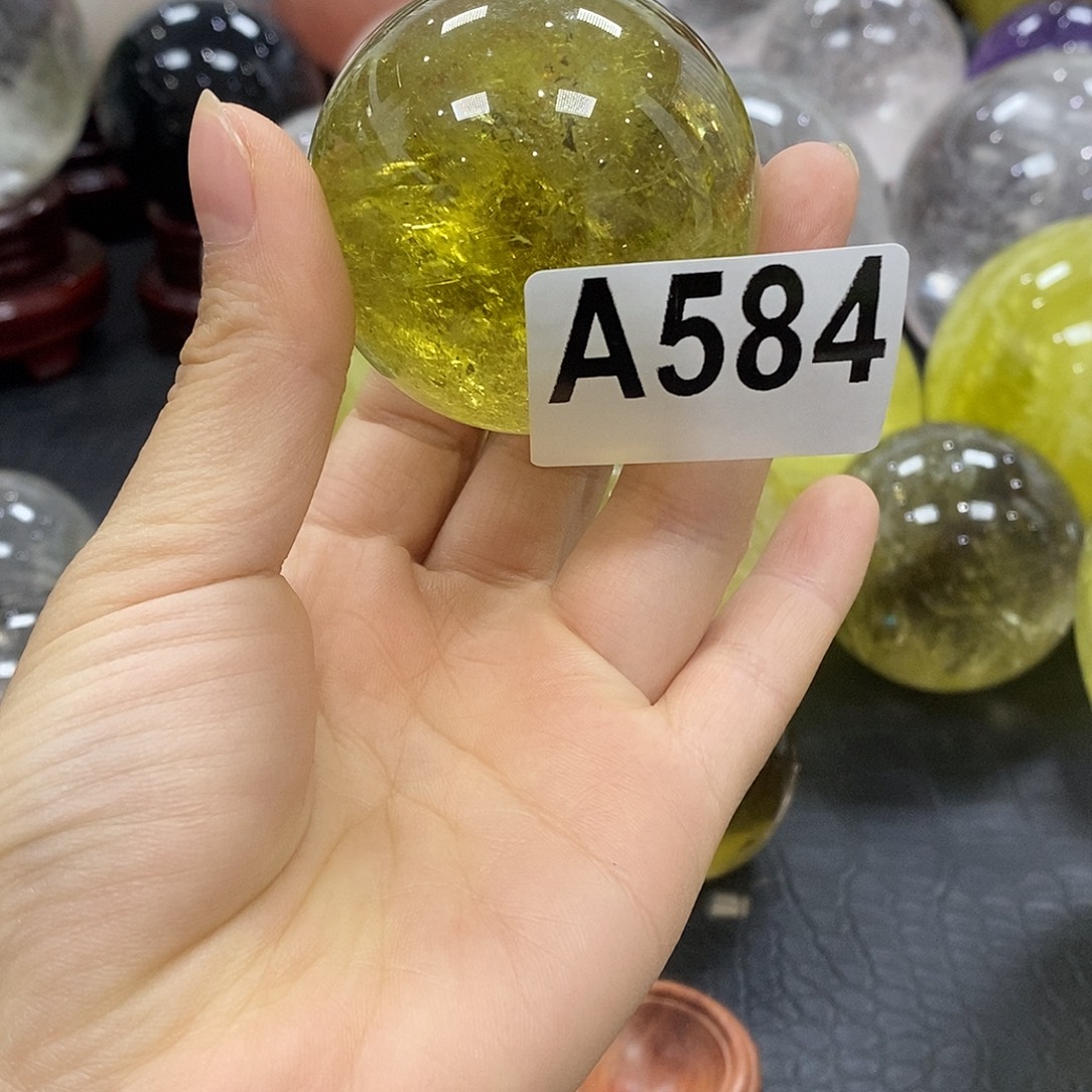 知***墨石材天然黄水晶5.2