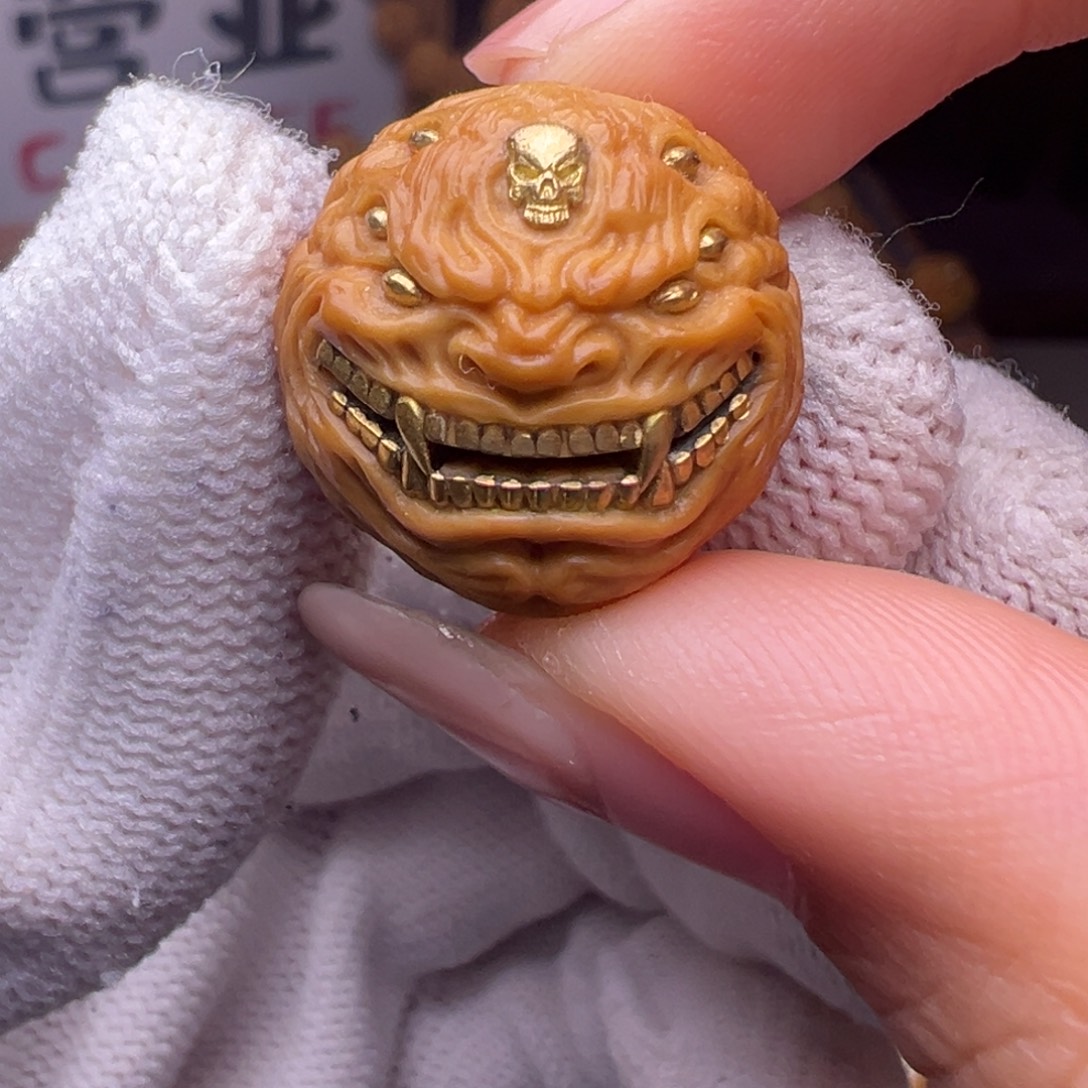 猴头核桃把件镶嵌款六目骷髅全品有正常封口线