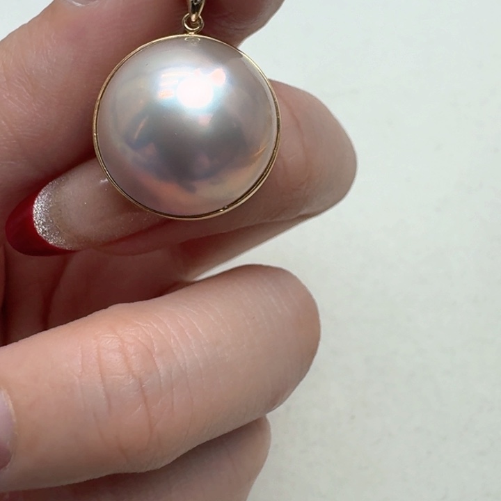 拼合珍珠（马贝珠）颈饰18K金镶嵌