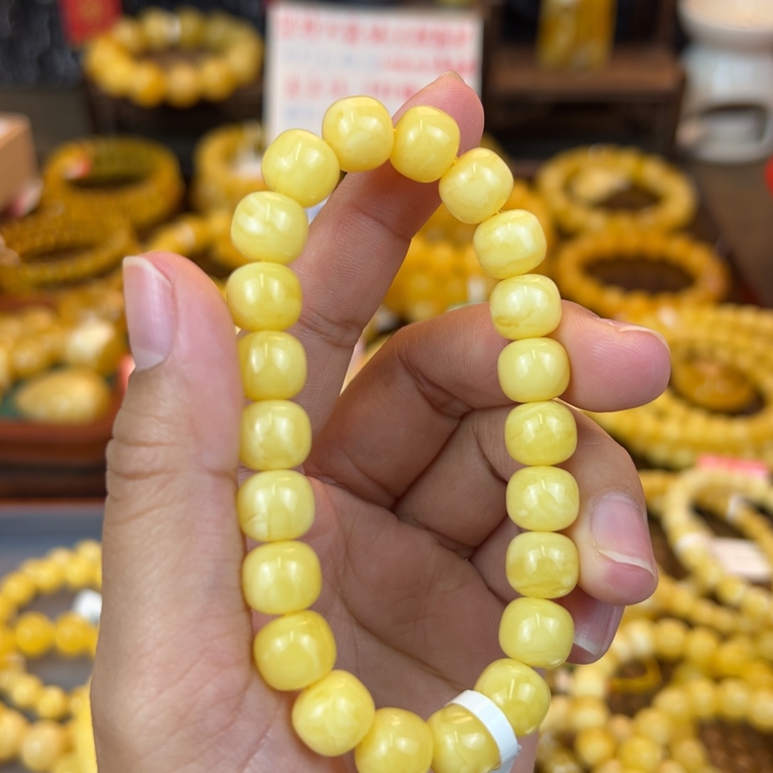 琥珀裸石未镶嵌草**甜kjhhhjjjn。 