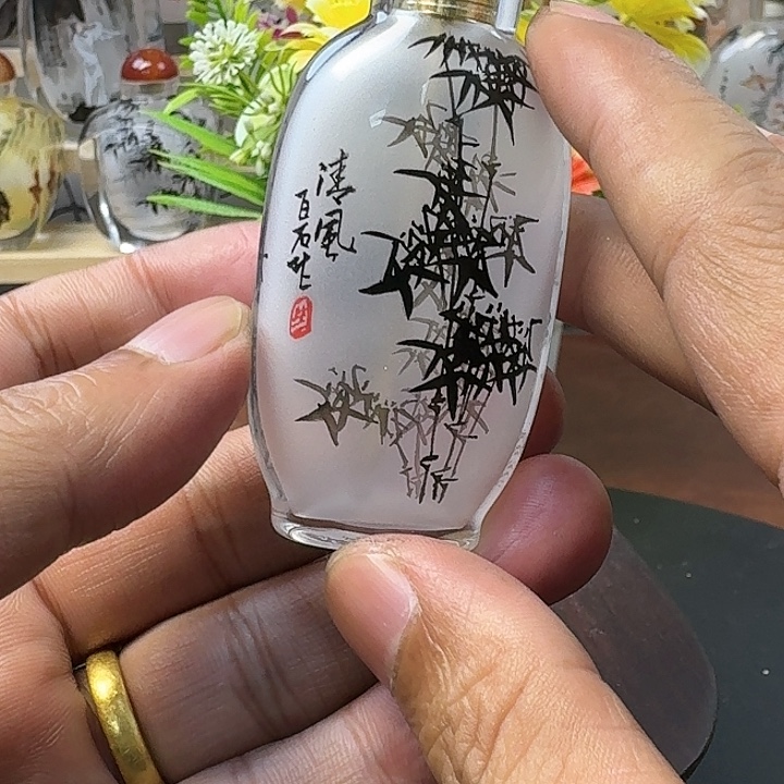 龘***䨻鼻烟壶内画工艺品包邮