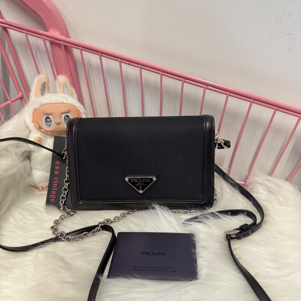 99新 Prada/普拉达 黑色信封斜挎包/0770