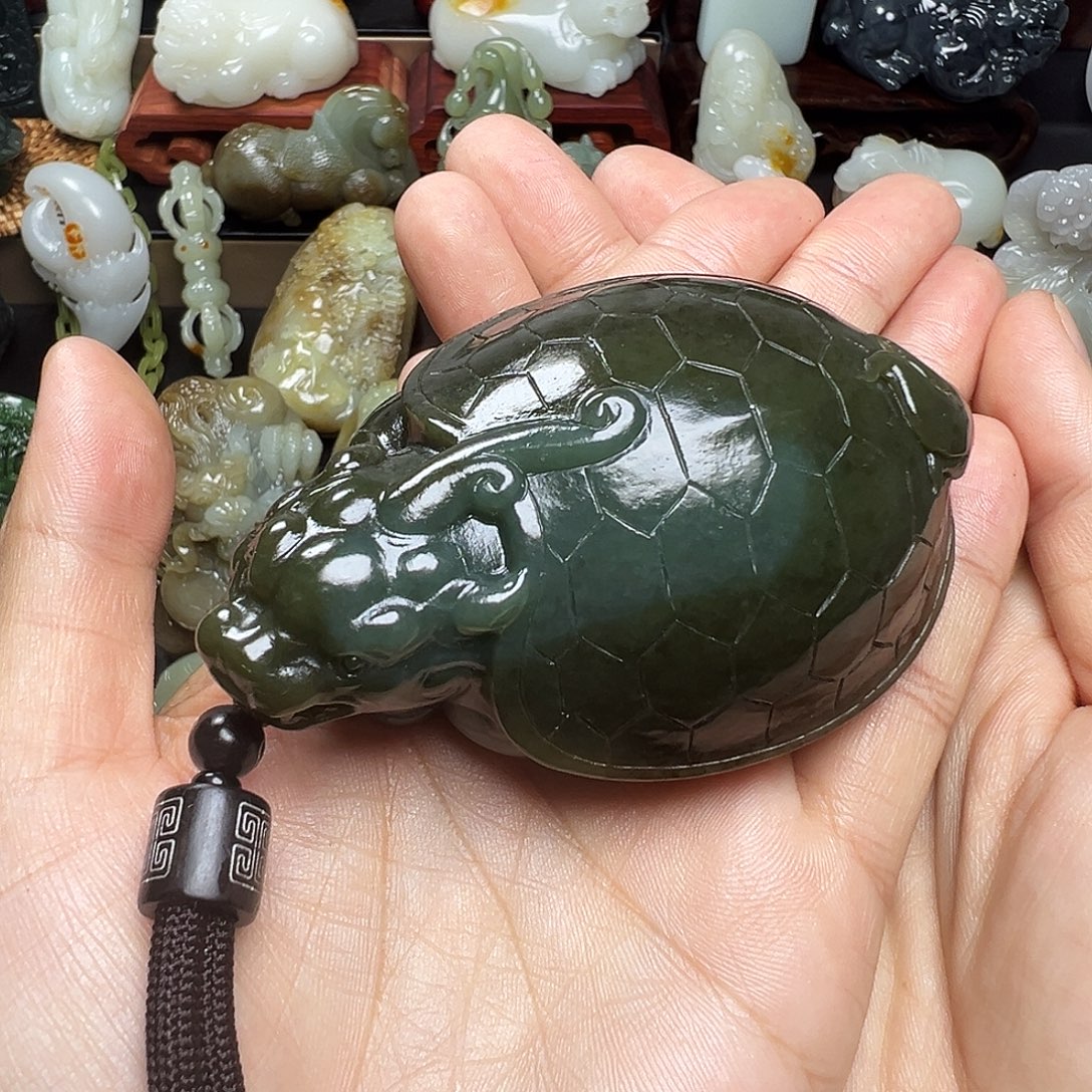 和田玉未镶嵌把件