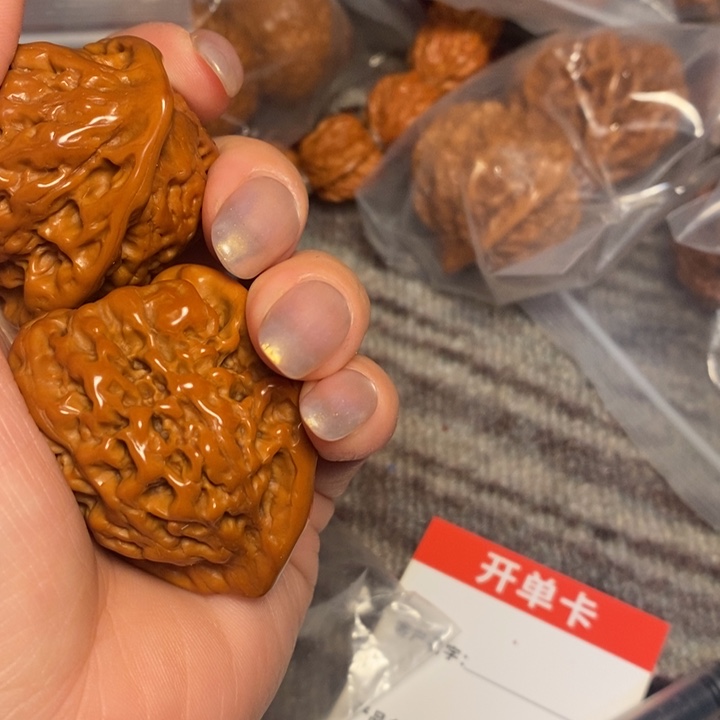 小***呀文玩核桃吊坠           