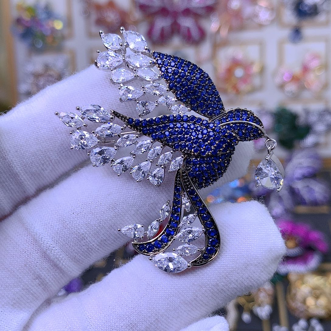 合成立方氧化锆铜胸针胸花