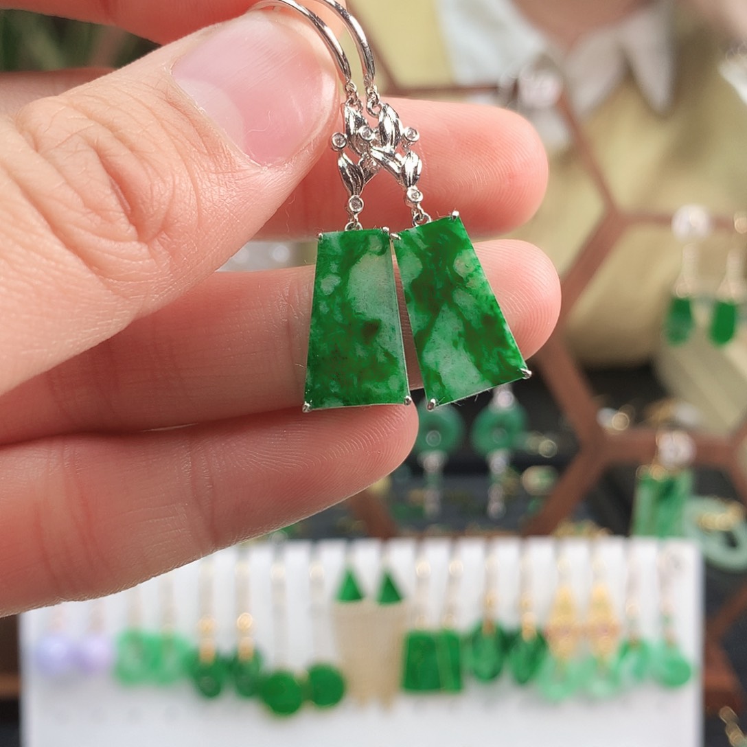 翡翠耳饰18K金镶嵌耳饰