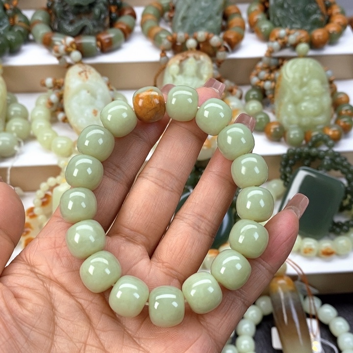 【闪购商品】透闪石质玉手串未镶嵌吉**产