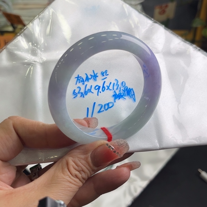 翡翠手镯未镶嵌有冰丝大漏价