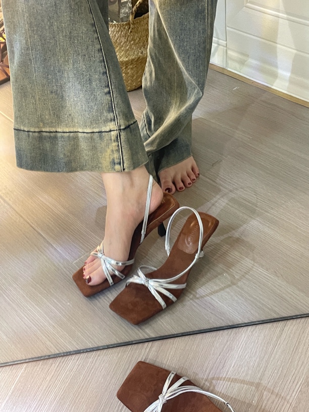 小众设计感~法式气质一字细带凉鞋女方头配裙子高跟露趾罗马凉鞋