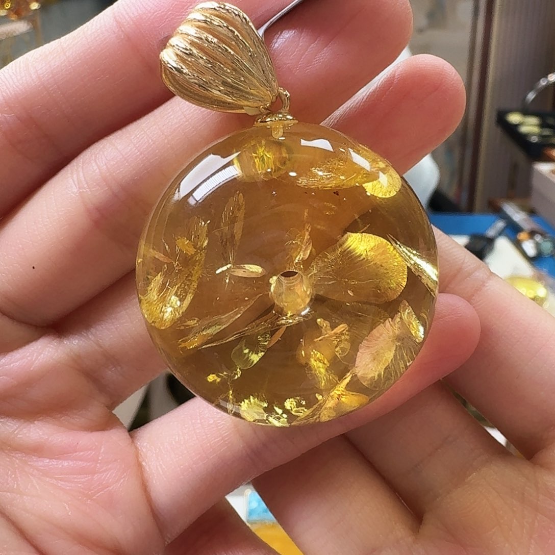 琥珀未镶嵌颈饰吊坠