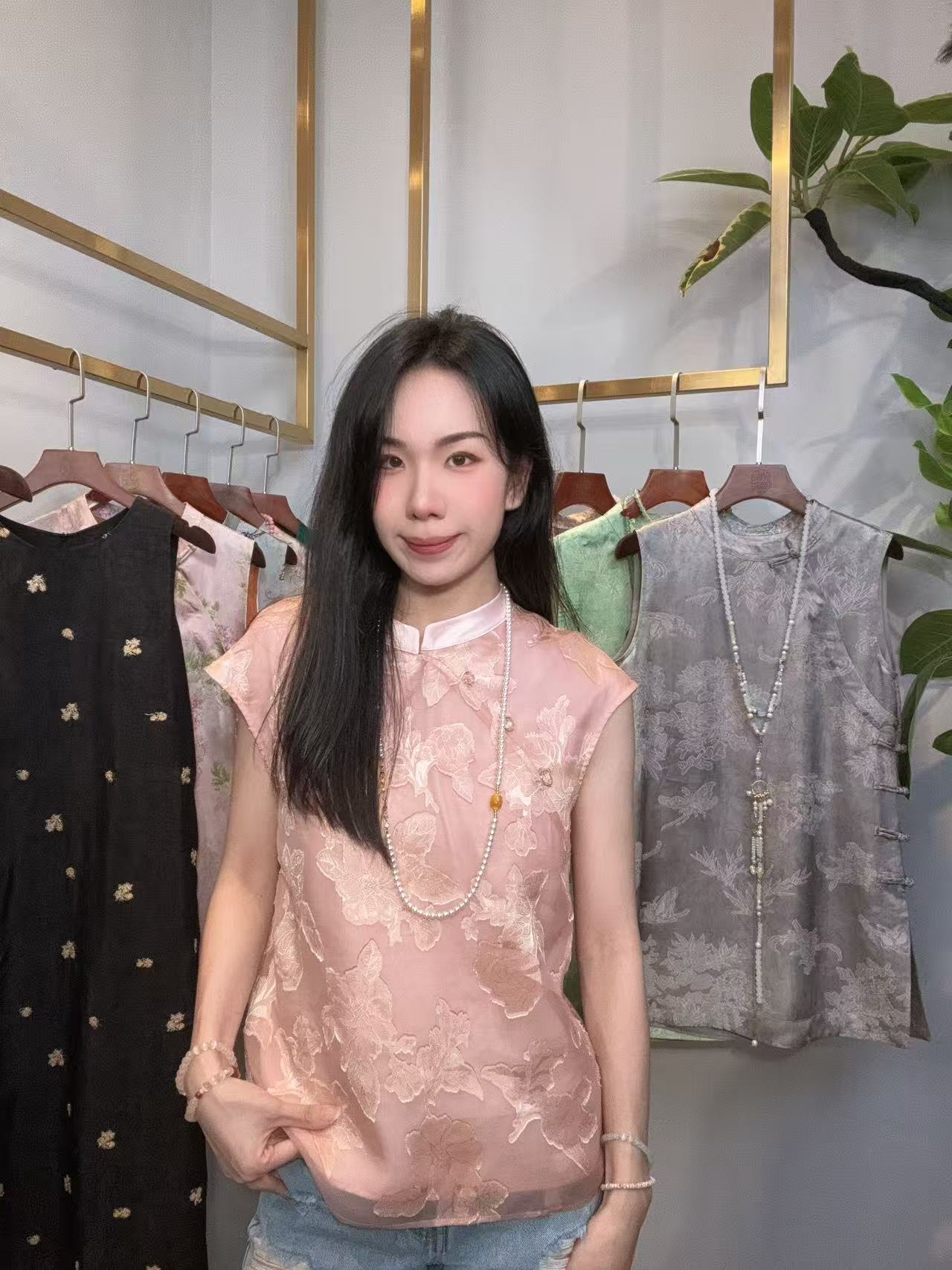 南油徐妹妹【温柔可人】高级减龄温柔烧花上衣