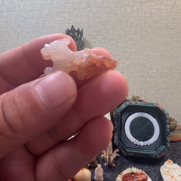 未镶嵌和田玉（糖玉）挂件