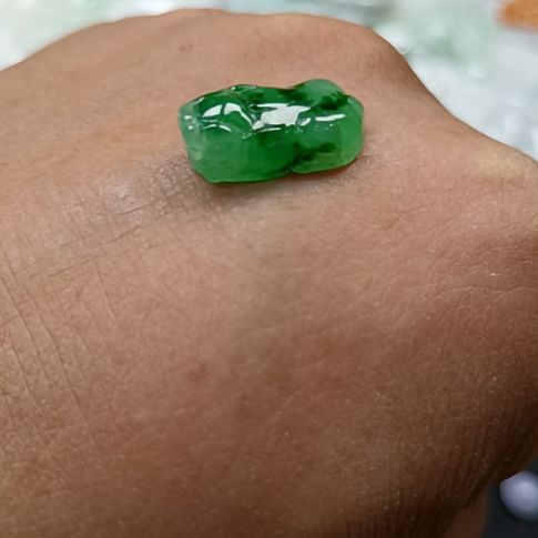 翡翠未镶嵌颈饰貔貅A货翡翠