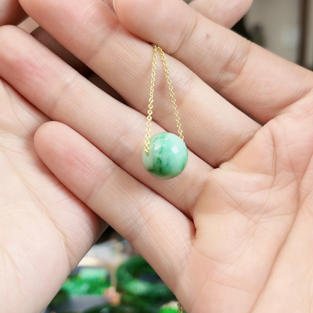 翡翠颈饰未镶嵌吊坠多样性