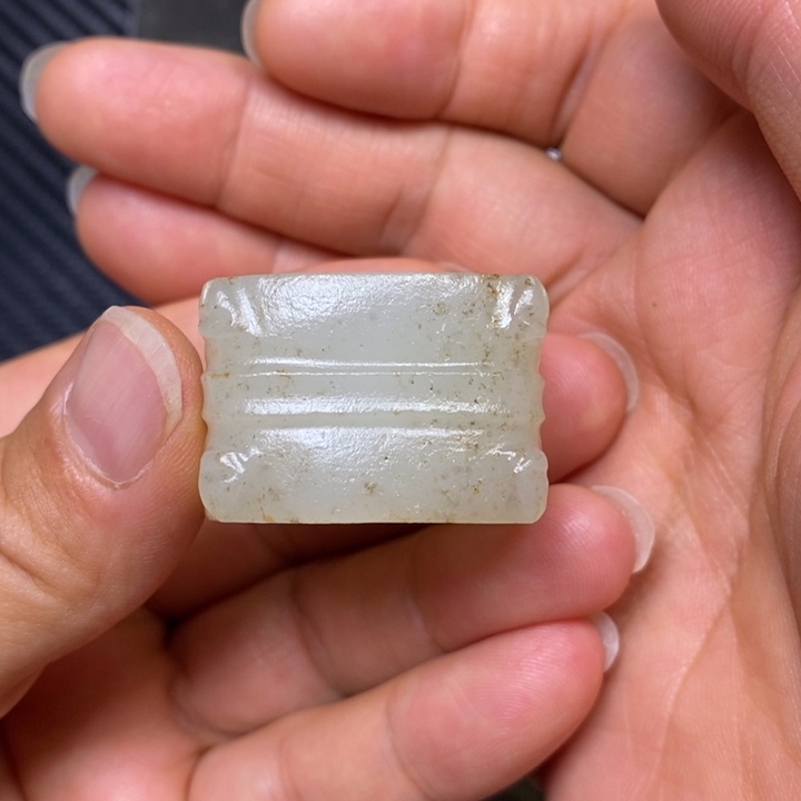 和田玉未镶嵌颈饰T****n