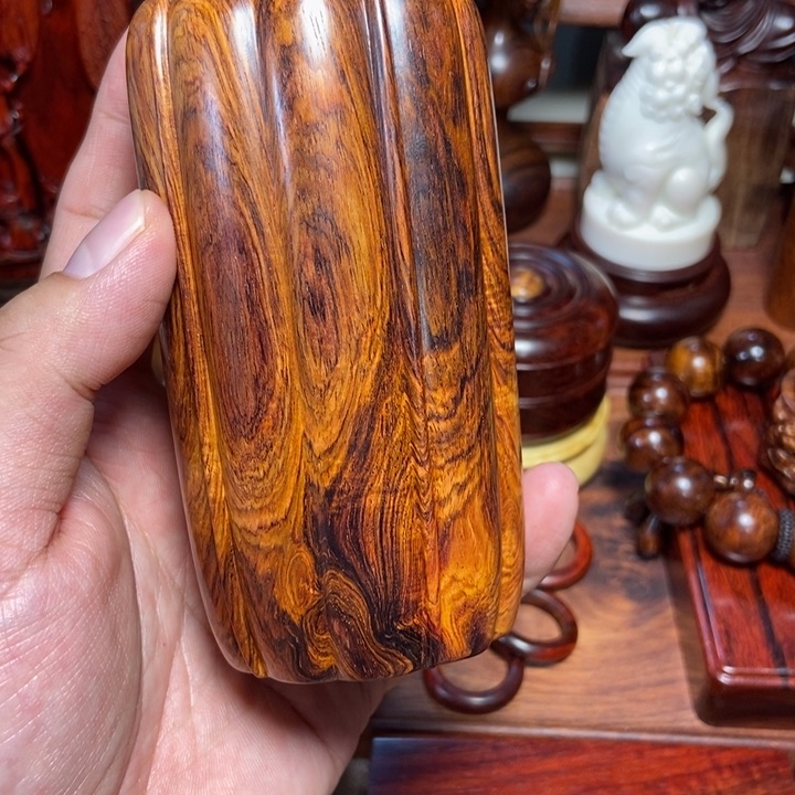 黄花梨/降香黄檀笔筒