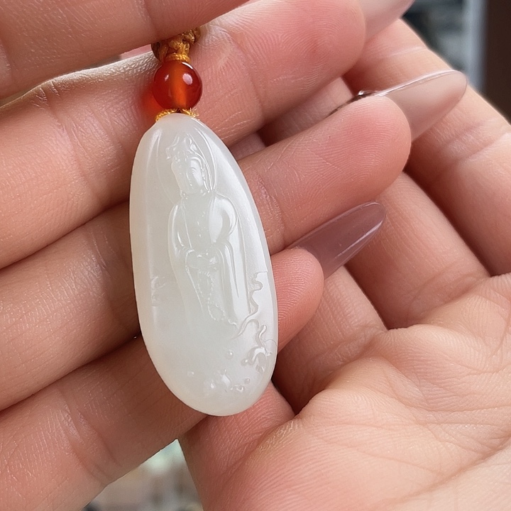 颈饰未镶嵌和田玉（糖玉）