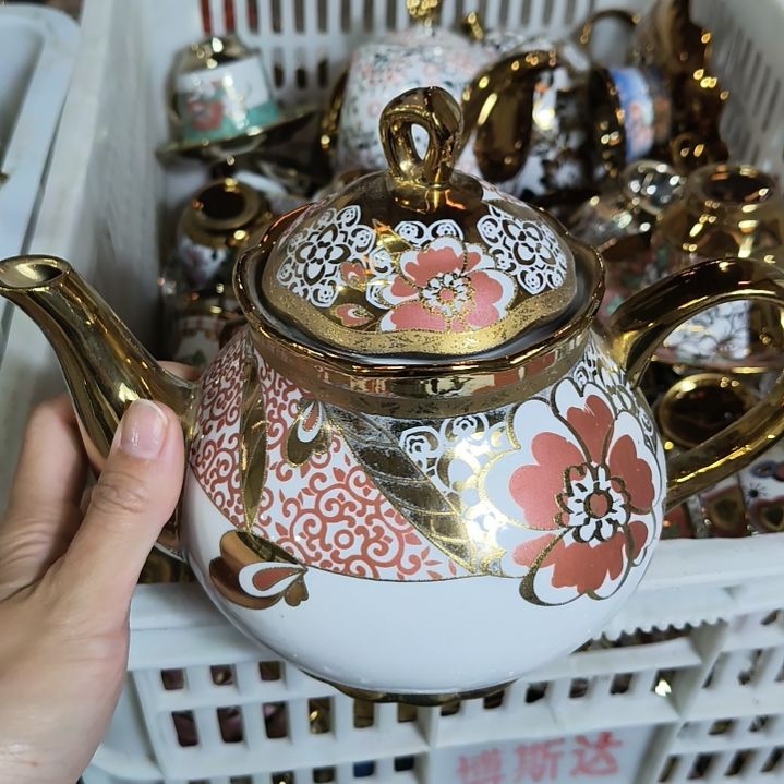 摆件陶瓷瑕疵明显介意勿拍溜金。。。。。