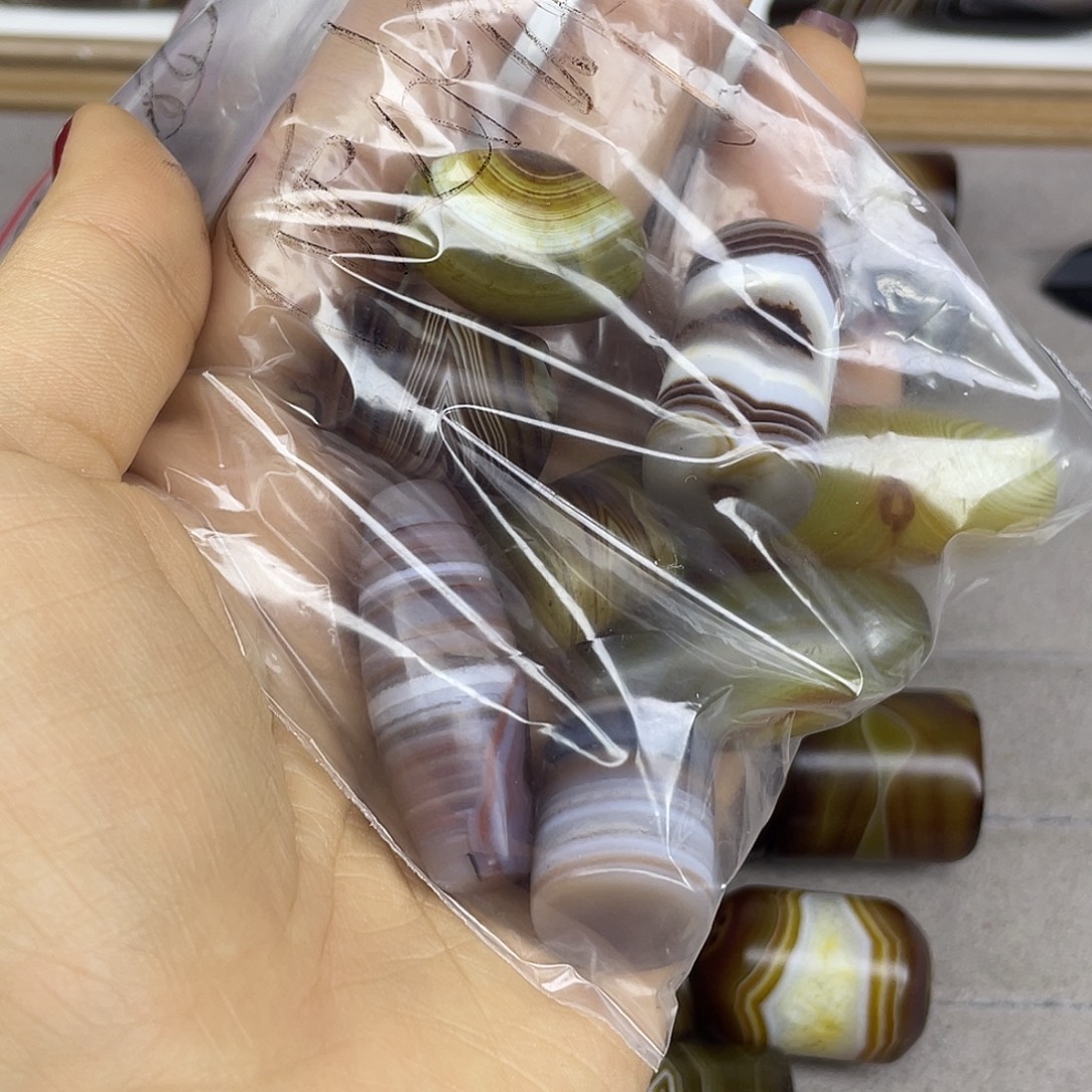 顾***故玛瑙/玉髓散珠缠丝玛瑙